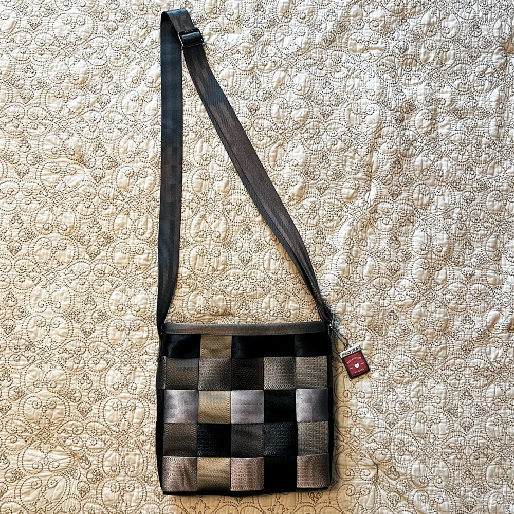 Harvey’s Original Seatbelt Bag Treecycle Messenger Crossbody Bag